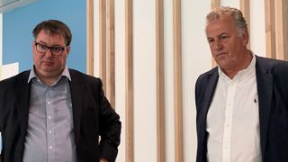 De gauche à droite : Xavier Astolfi, directeur général de Cristal Union et Olivier de Bohan, président. "Dans
un contexte atypique, Cristal Union a su préserver sa structure financière et améliorer sa rentabilité", se félicitent-ils. De gauche à droite : Xavier Astolfi, directeur général de Cristal Union et Olivier de Bohan, président. "Dans
un contexte atypique, Cristal Union a su préserver sa structure financière et améliorer sa rentabilité", se félicitent-ils.