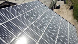 Les surfaces intégrant des installations de panneaux photovoltaïques devront remplir des conditions pour être épargnées par le "zéro artificialisation nette". Les surfaces intégrant des installations de panneaux photovoltaïques devront remplir des conditions pour être épargnées par le "zéro artificialisation nette".
