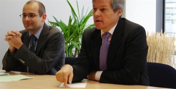 Dacian Ciolos, Commissaire européen à l'Agriculture et Luc Vernet, rapporteur.