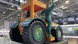 Pendant le Salon de l'agriculture 2023, au début de mars à Paris, la FNSEA fait la promotion des métiers agricoles comme pendant le Tour de France. Pendant le Salon de l'agriculture 2023, au début de mars à Paris, la FNSEA fait la promotion des métiers agricoles comme pendant le Tour de France.