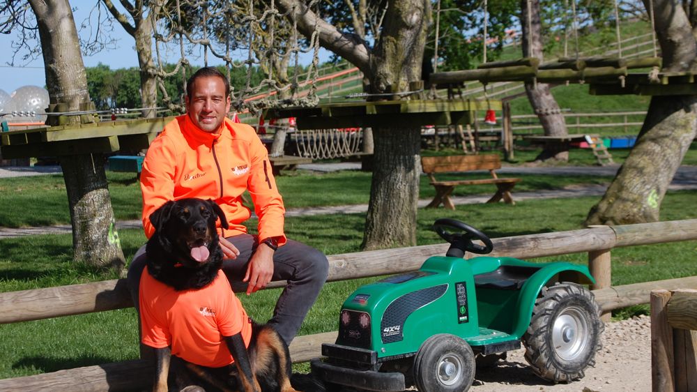 Charles Henry jongle entre son métier d’agriculteur et celui de directeur de parc d’attractions.