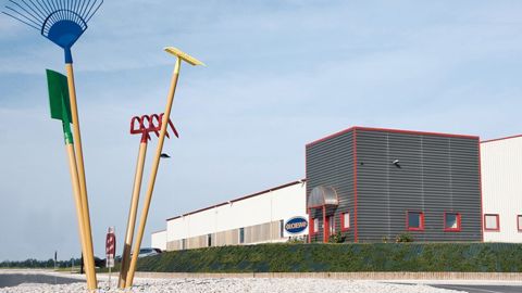 Le site de Tinchebray-Bocage de l'entreprise Devaux en Normandie. Le site de Tinchebray-Bocage de l'entreprise Devaux en Normandie.