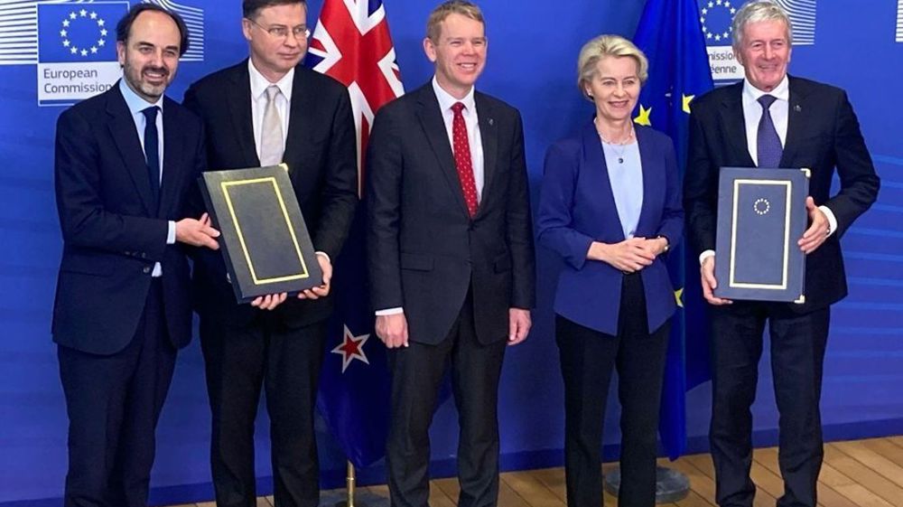 Après quatre ans de négociations, l'Union européenne et la Nouvelle-Zélande ont signé un accord de libre-échange le 9 juillet 2023 à Bruxelles.
