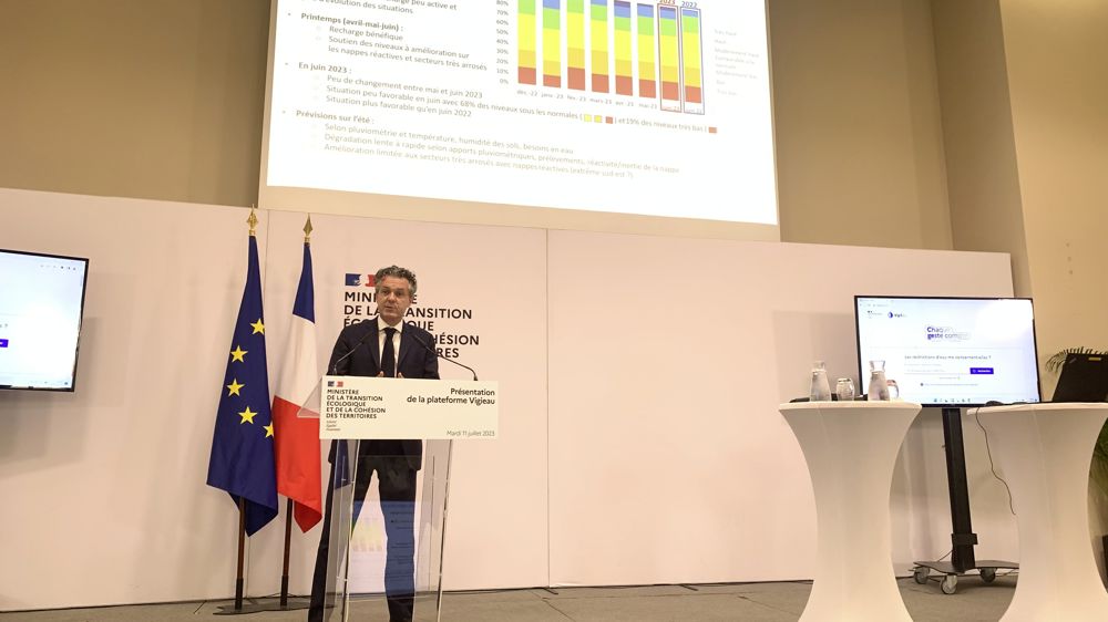 Le ministre de la Transition écologique a lancé le 11 juillet 2023 la plateforme VigiEau et fait un point sur l'état des nappes d'eau souterraines.