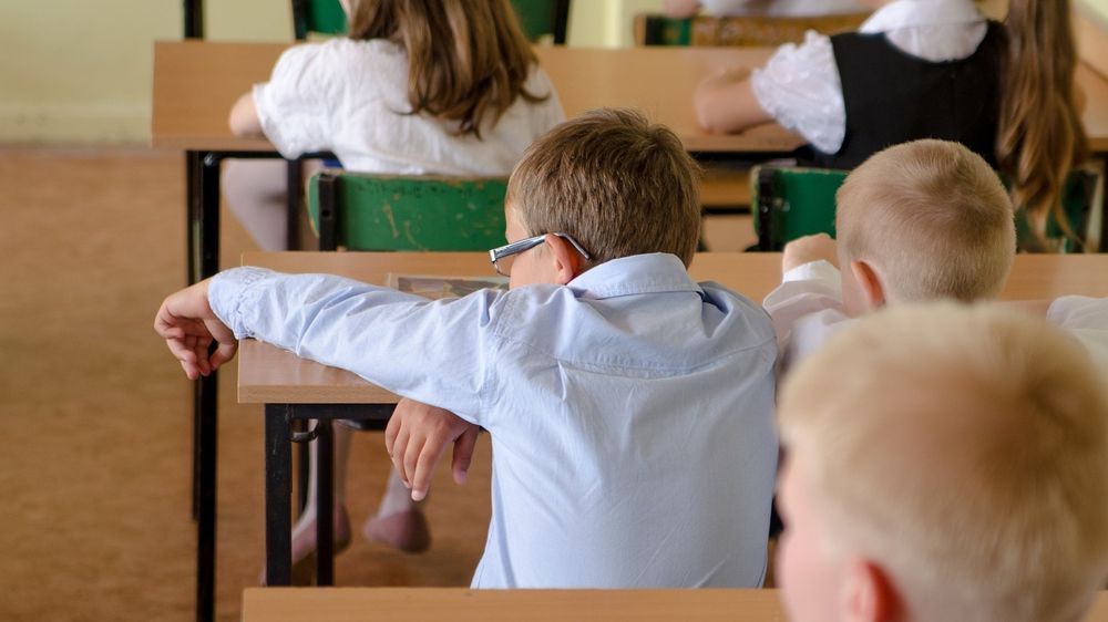 L'allocation de rentrée scolaire (ARS) est destinée aux familles ayant des enfants scolarisés âgés entre 6 et 18 ans.