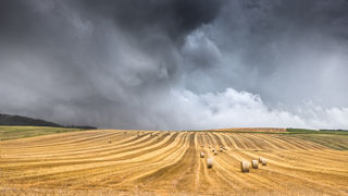 Météo-France prévoit des averses orageuses et de fortes rafales de vent cette semaine sur la majeure partie du territoire français. Météo-France prévoit des averses orageuses et de fortes rafales de vent cette semaine sur la majeure partie du territoire français.