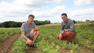 « Les agriculteurs récupèrent une marge semi-nette intéressante », selon Olivier Pedelabat (à droite) au côté de Joël Malet.