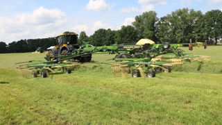 Le Swadro TC 1570 offre une plage de largeur de travail allant de 11 à 15,70 mètres.