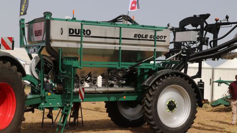 L'Eole 6000T fabriqué par Duro est composé d'un châssis porteur et d'un système porteur pouvant recevoir plusieurs outils.