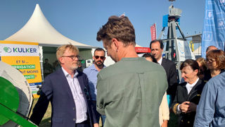 Marc Fesneau a profité de sa visite du salon Innov-Agri pour échanger avec les agriculteurs ce 7 septembre 2023. Marc Fesneau a profité de sa visite du salon Innov-Agri pour échanger avec les agriculteurs ce 7 septembre 2023.