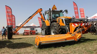 Adopter les éléments de protections liés aux types de chantiers permet de protéger le chauffeur et les autres usagers.