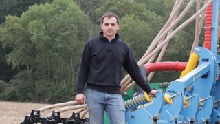Lou Volant a combiné plusieurs machines pour implanter son colza avec une technique proche du strip-till.