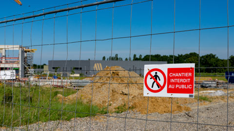 Le propriétaire peut, à tout moment, résilier le bail sur des parcelles dont la destination agricole peut être changée et qui sont situées en zone urbaine. Le propriétaire peut, à tout moment, résilier le bail sur des parcelles dont la destination agricole peut être changée et qui sont situées en zone urbaine.