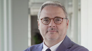 Denis Rochard, universitaire à la faculté de droit de Poitiers et membre de Ruranot. Denis Rochard, universitaire à la faculté de droit de Poitiers et membre de Ruranot.