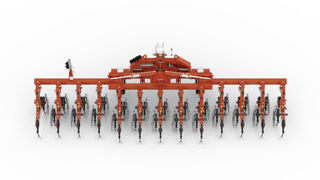 La bineuse Rowliner de Kuhn se déclinera dans les versions de 6 à 12 rangs. La bineuse Rowliner de Kuhn se déclinera dans les versions de 6 à 12 rangs.