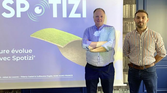 Thierry Castel, président de Sumi Agro France, et Guillaume Pagès, responsable prospective, ont présenté, vendredi 6 octobre à Paris, Spotizi, la nouvelle plateforme numérique de services dédiée aux drones et aux nouvelles technologies.