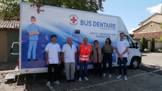 Deux jours par semaine, environ 17 personnes bénéficient de soins grâce au bus dentaire initié par la Croix-Rouge.