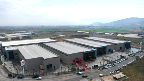 La nouvelle usine Yanmar à Torbali, Izmir en Turquie. La nouvelle usine Yanmar à Torbali, Izmir en Turquie.