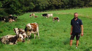 Baptiste Lemonnier estime que l’herbe pâturée représente 52 % de l’apport fourrager annuel en matière sèche de ses laitières.