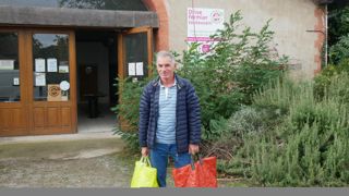 Bernard, client du drive fermier toulousain le 27 octobre, estime que « cette structure est utile pour défendre et aider les agriculteurs de la région ».