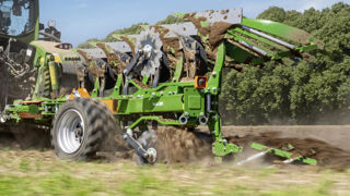 Amazone équipe sa gamme Teres d'un réglage manuel de la largeur de travail. Amazone équipe sa gamme Teres d'un réglage manuel de la largeur de travail.