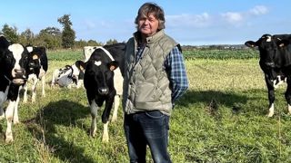 Eleveur dans la Manche, Yves Sauvaget préside la commission bio du Cniel. Il est aussi membre de la Confédération paysanne.