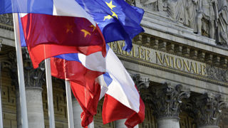 Le texte du projet de loi de finances pour 2024 a été adopté sans vote à l'Assemblée nationale à la suite de l'activation par la Première ministre de l'article 49.3. Le texte du projet de loi de finances pour 2024 a été adopté sans vote à l'Assemblée nationale à la suite de l'activation par la Première ministre de l'article 49.3.