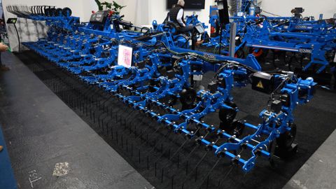 [Agritechnica 2023] La bineuse Carré Klinea atteint les 12 m