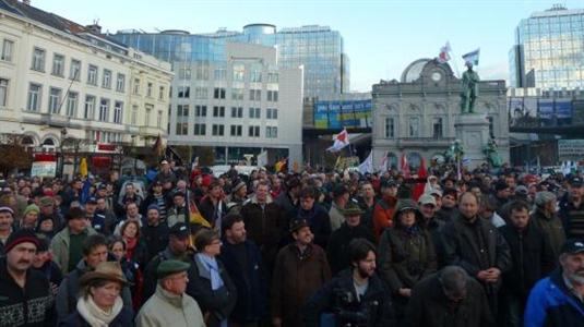 L'Emb manifeste à Bruxelles