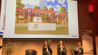Laurent Chrétien (à gauche), fondateur et PDG de Komodal, a présenté ce qu'est le métavers lors du congrès de l'Association française de droit rural le 6 octobre 2023 à Laval. Laurent Chrétien (à gauche), fondateur et PDG de Komodal, a présenté ce qu'est le métavers lors du congrès de l'Association française de droit rural le 6 octobre 2023 à Laval.