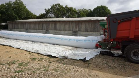 L’ETA Dehail réalise chaque année 6,5 km de boudins à l'aide de trois machines.