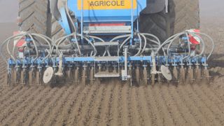 Les semis d’orge de printemps débutent à peine et atteignent 2 % des surfaces. Les semis d’orge de printemps débutent à peine et atteignent 2 % des surfaces.