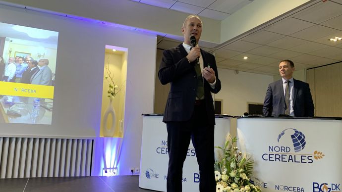 Joël Ratel (au premier plan), directeur de Nord Céréales, table sur un export total de 2 Mt pour 2023-2024. Mais il reste prudent car les sorties sur le deuxième semestre 2023 sont en recul.