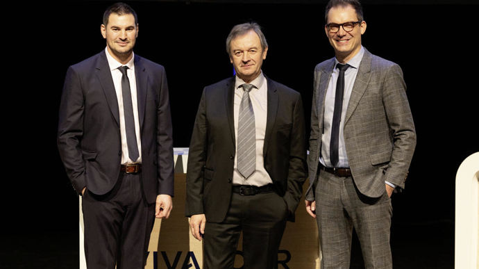 Florent Estebenet ( à g.) est le nouveau président de Vivadour, ici aux côtés de Jean-Marc Gassiot-Bitalis, son prédécesseur, et Nicolas Escamez, directeur de la stratégie, lors de l'assemblée générale du groupe, mercredi 6 décembre.