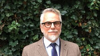 Philippe Carrio et le Syndicat national des entreprises spécialisées dans la conception et la construction d’installations de traitement de l’eau (Synteau) qu'il préside, appellent l’État à adapter rapidement la réglementation pour atteindre l’objectif de réutiliser 10 % des eaux usées en 2030.