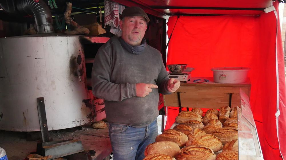 Marc est boulanger depuis 2019. Avant, il a travaillé dans la métallurgie pendant 20 ans.