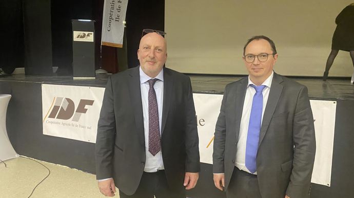 Jean-Marc Foucher et Sébastien Ciezki, respectivement président et directeur général d’Île de France Sud, lors de l'AG de la coopérative, jeudi 7 décembre, à Étampes (Essonne).