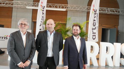 Christian Reclus (directeur général), Jean-François Naudi (président) et Jacques Groison (directeur général adjoint) lors de l'assemblée générale d'Arterris, mardi 12 décembre, à Castelnaudary (Aude).
