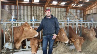 « Devenir mon propre patron en ayant réussi à constituer un cheptel, est ma plus grande fierté », explique Yannig Raoul, éleveur à Crozon dans le Finistère. « Devenir mon propre patron en ayant réussi à constituer un cheptel, est ma plus grande fierté », explique Yannig Raoul, éleveur à Crozon dans le Finistère.