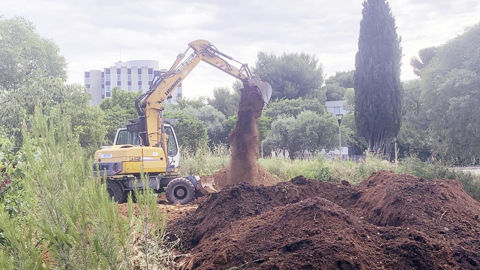 Encore bien souvent considéré uniquement comme un support d’infrastructures, le sol urbain mérite d’être reconnu pour ses nombreuses fonctionnalités, considère Plante et Cité, qui vient de sortir un ouvrage sur le sujet. Encore bien souvent considéré uniquement comme un support d’infrastructures, le sol urbain mérite d’être reconnu pour ses nombreuses fonctionnalités, considère Plante et Cité, qui vient de sortir un ouvrage sur le sujet.