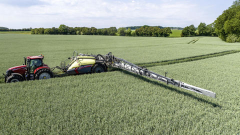 Les Aeon 6000 et 7000 complètent la gamme des pulvérisateurs traînés Hardi par le haut.