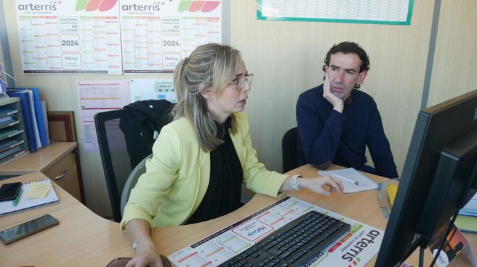 A l'image d'Elisabeth Parreno et Michaël Jacouty, 20 salariés ont participé, jeudi 25 janvier, à l'opération « Vis ma vie » chez Arterris.