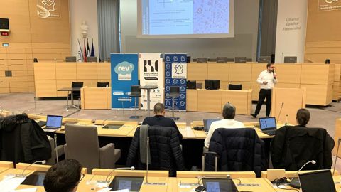 A l'occasion de la Tech Day « Formulation des biosolutions pour l’agriculture », organisée à Lille par Bioeconomy for Change, mardi 6 février, Johann Fournil, directeur communication chez M2i Life Sciences, a présenté leur procédé de microencapsulation.