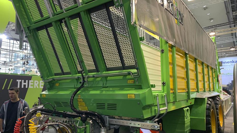 Les Silo-Space 2 reçoivent désormais des pare-chocs escamotables et voit ses feux repositionnés sur la porte afin d'empêcher la matière de se coincer lors des vidanges.