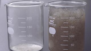 EF Polymer existe sous deux formes: en poudre ou en granules. EF Polymer existe sous deux formes: en poudre ou en granules.