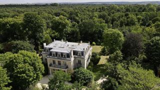 Pour faire place aux préparatifs des jeux Olympiques, la prochaine édition de Jardins, jardin aura lieu à la Villa Windsor, dans le bois de Boulogne. Un déménagement qui devrait s’inscrire dans la durée. Pour faire place aux préparatifs des jeux Olympiques, la prochaine édition de Jardins, jardin aura lieu à la Villa Windsor, dans le bois de Boulogne. Un déménagement qui devrait s’inscrire dans la durée.