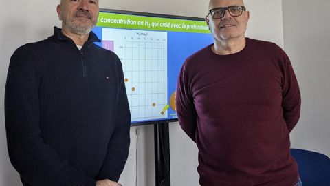 Philippe De Donato, physico-chimiste et Jacques Pironon, géologue, directeurs de recherche au laboratoire GeoRessources de Nancy, (de gauche à droite) Philippe De Donato, physico-chimiste et Jacques Pironon, géologue, directeurs de recherche au laboratoire GeoRessources de Nancy, (de gauche à droite)