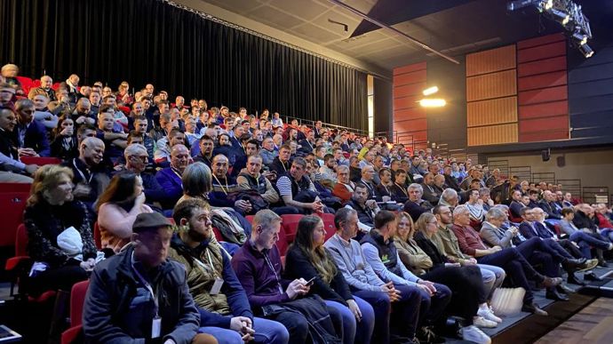 Un panel de solutions (résultats d’essais, groupes de travail, offre de services…) a été présenté par la Cal, mardi 13 février, à Ludres (Meurthe-et-Moselle), aux agriculteurs présents à la première édition de Terrevolution, en plénière le matin et en petits groupes l’après-midi.