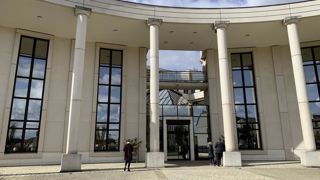 Savencia confirme, dans un communiqué, qu’il "maintiendra la collecte de lait auprès des producteurs adhérents de Sunlait pour la période provisoire allant jusqu’au 31 octobre 2024 et conformément à la décision du CRDCA". Savencia confirme, dans un communiqué, qu’il "maintiendra la collecte de lait auprès des producteurs adhérents de Sunlait pour la période provisoire allant jusqu’au 31 octobre 2024 et conformément à la décision du CRDCA".