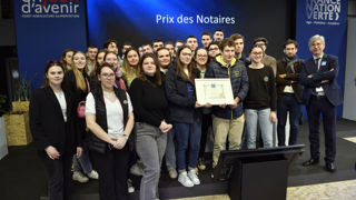 La terminale STAV du lycée agricole du Bourbonnais (Allier) a reçu son prix sur le stand du ministère de l'Agriculture au Salon international de l'agriculture le 28 février 2024.